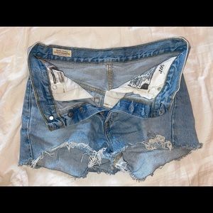 Levi’s original 501 shorts W27